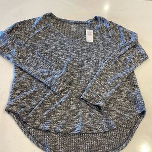 American Eagle soft & plush long sleeve v neck